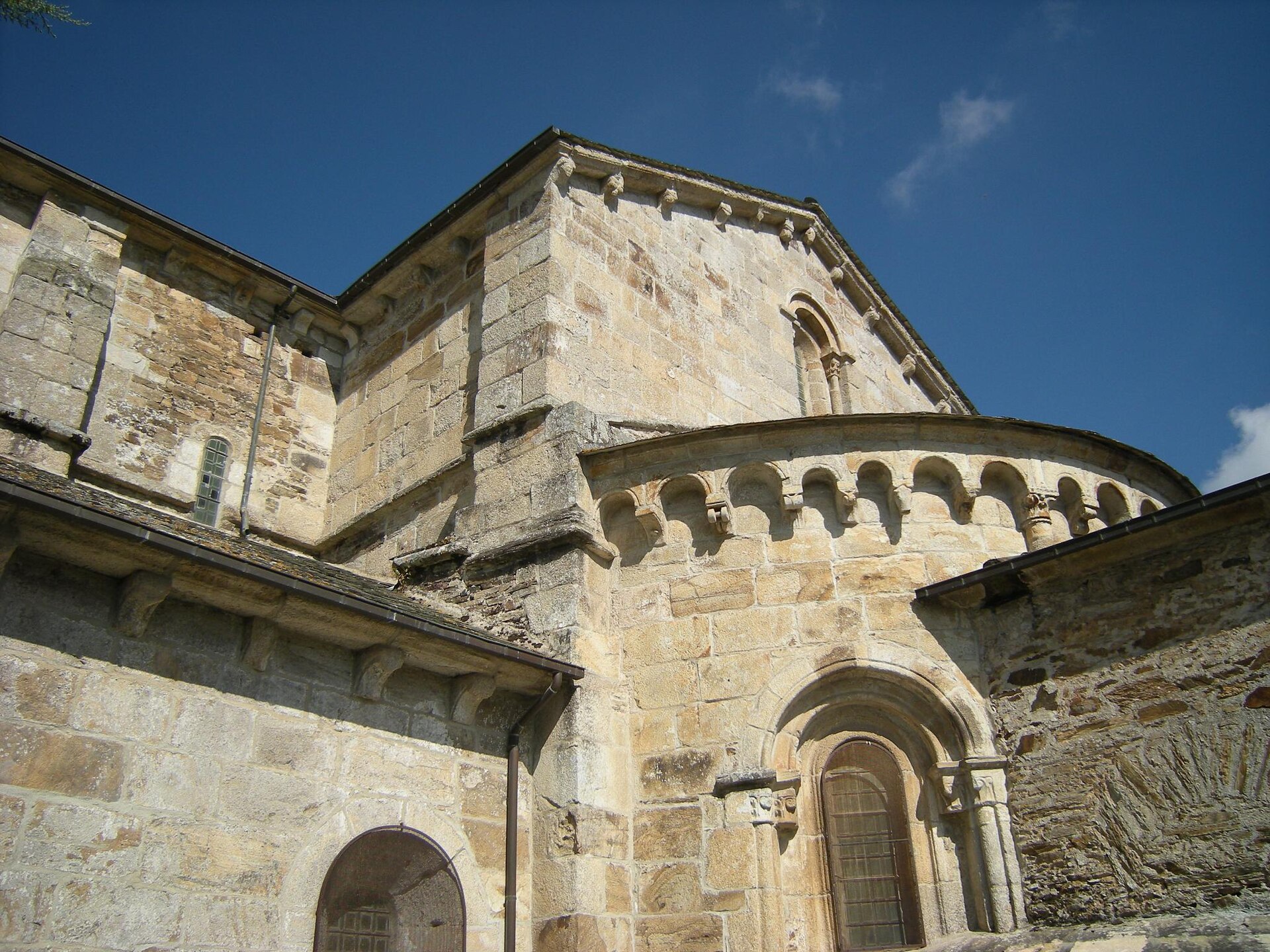 Chevet et absides de l'église du monastère
