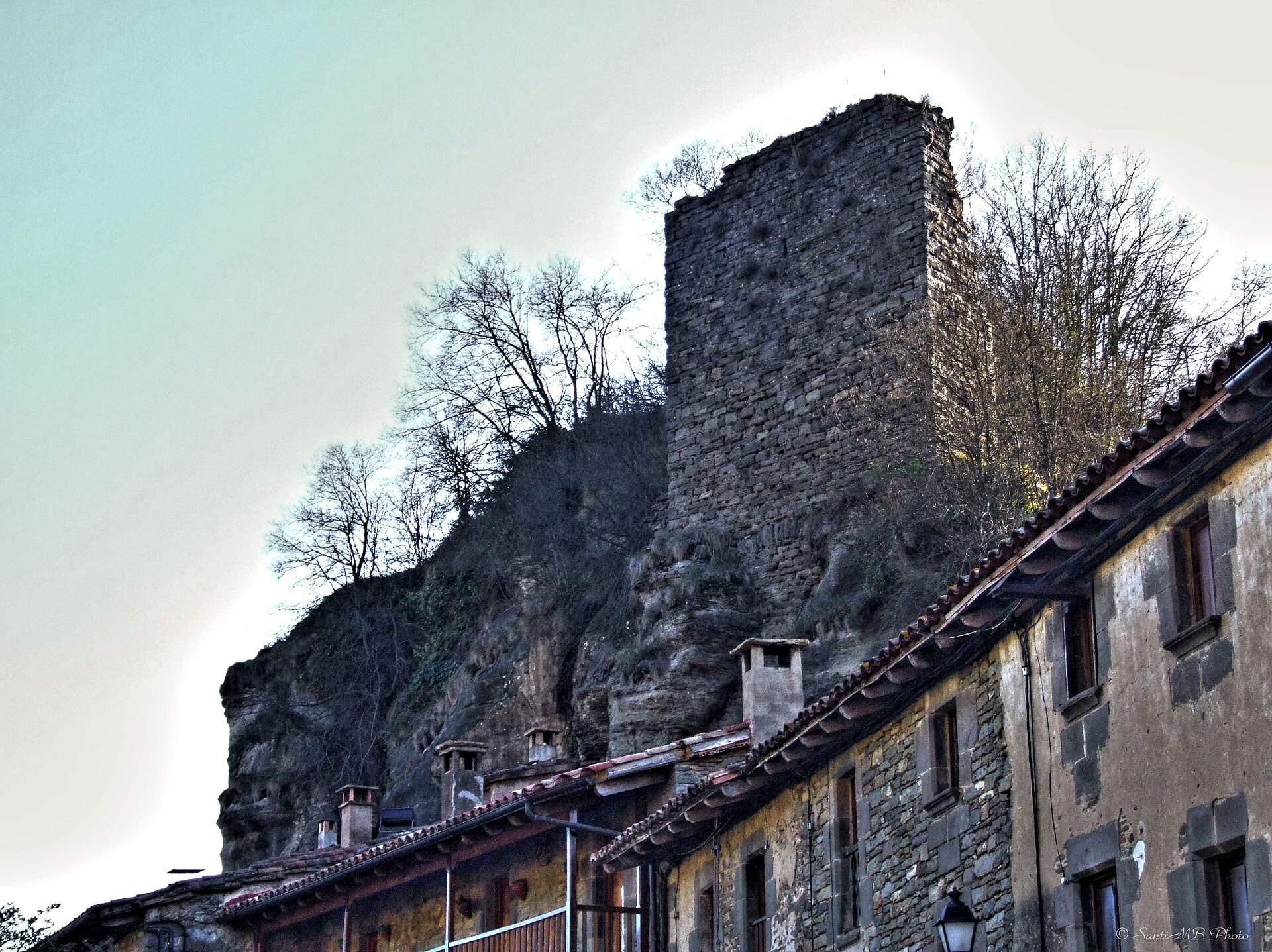 Ruines du Castell de Rupit sur son rocher