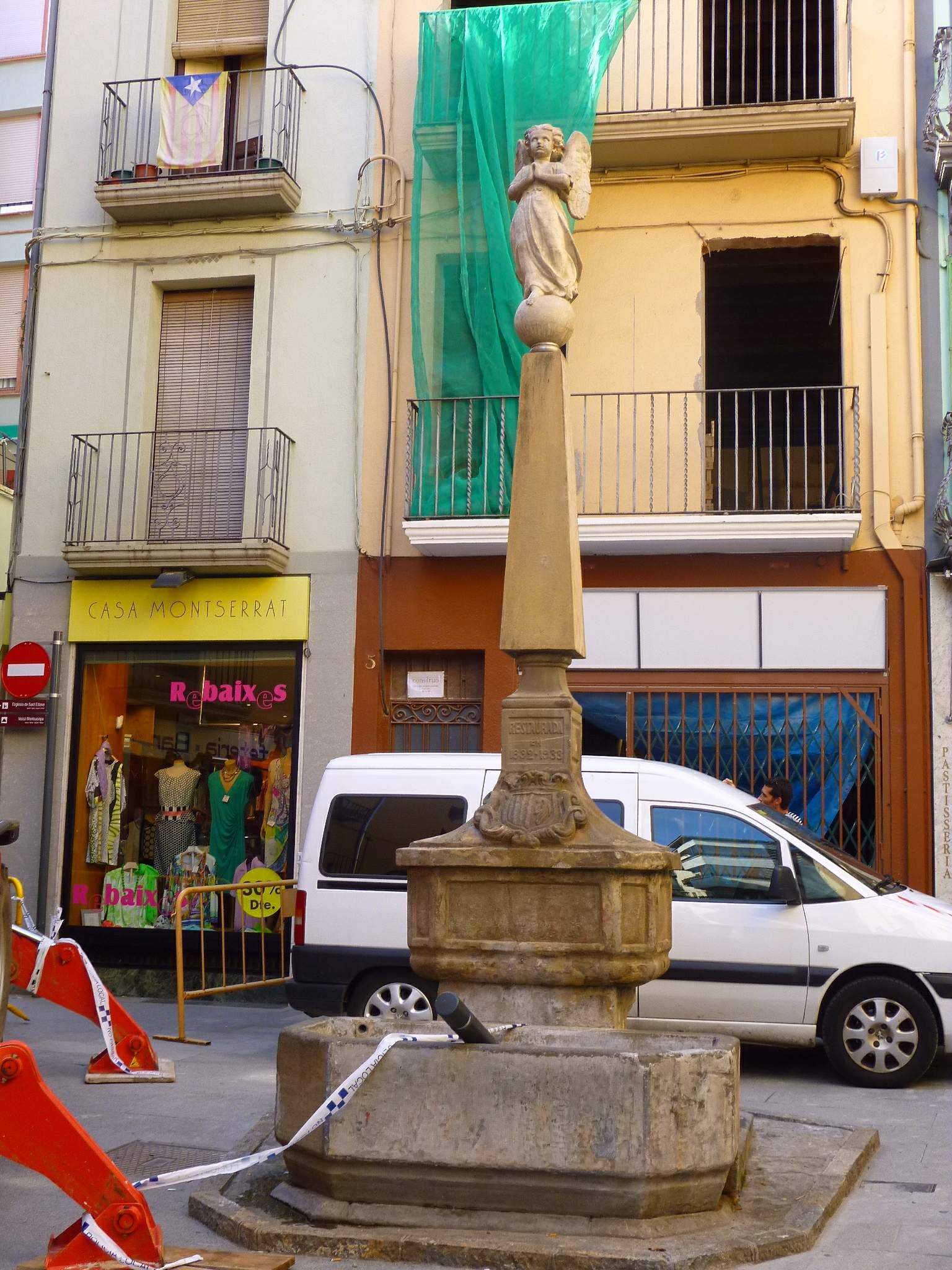 Font de l'Àngel, an obelisk-shaped Baroque fountain